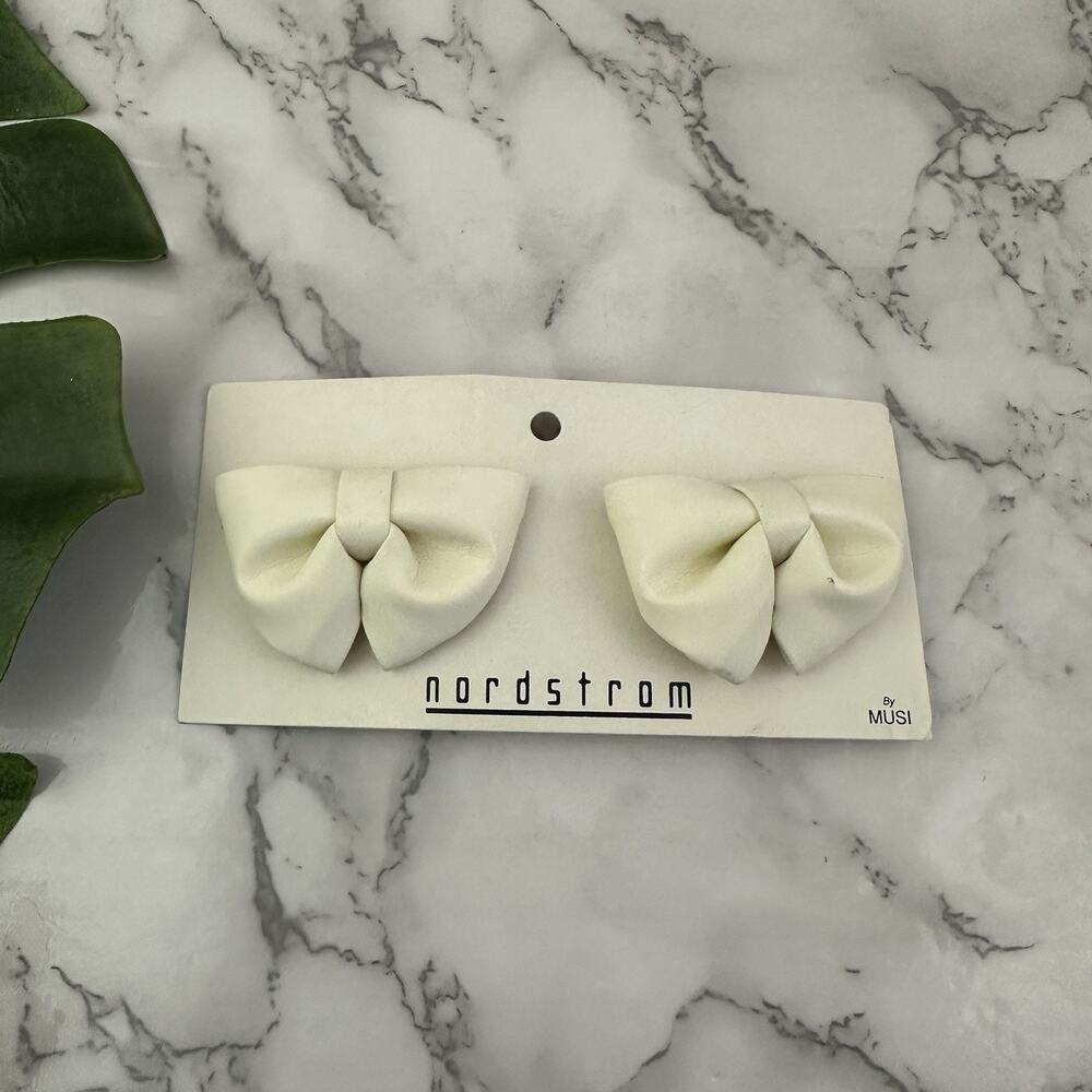 Nordstom Musi Vintage 90s Shoe Bows Clip On New White Vinyl Wide